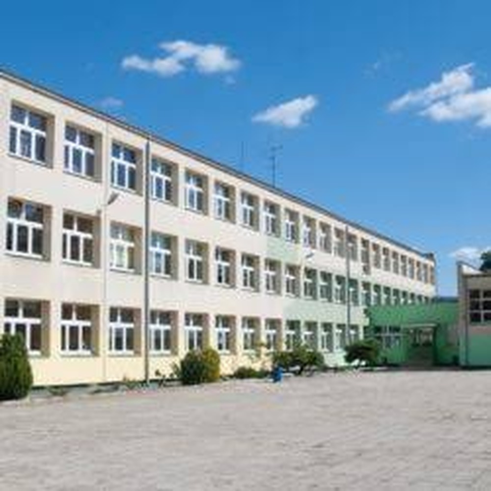 Budynek Szkoły Podstawowej nr 7 w Głogowie